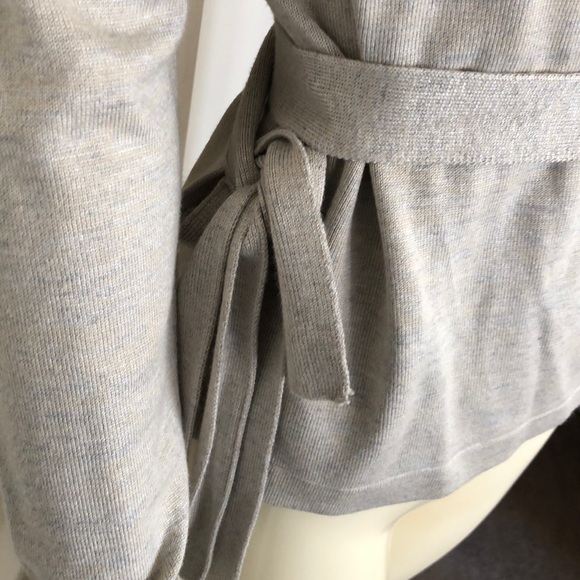 NWT* long sleeve wrap top by GLAMOURS - Picture 2 of 6